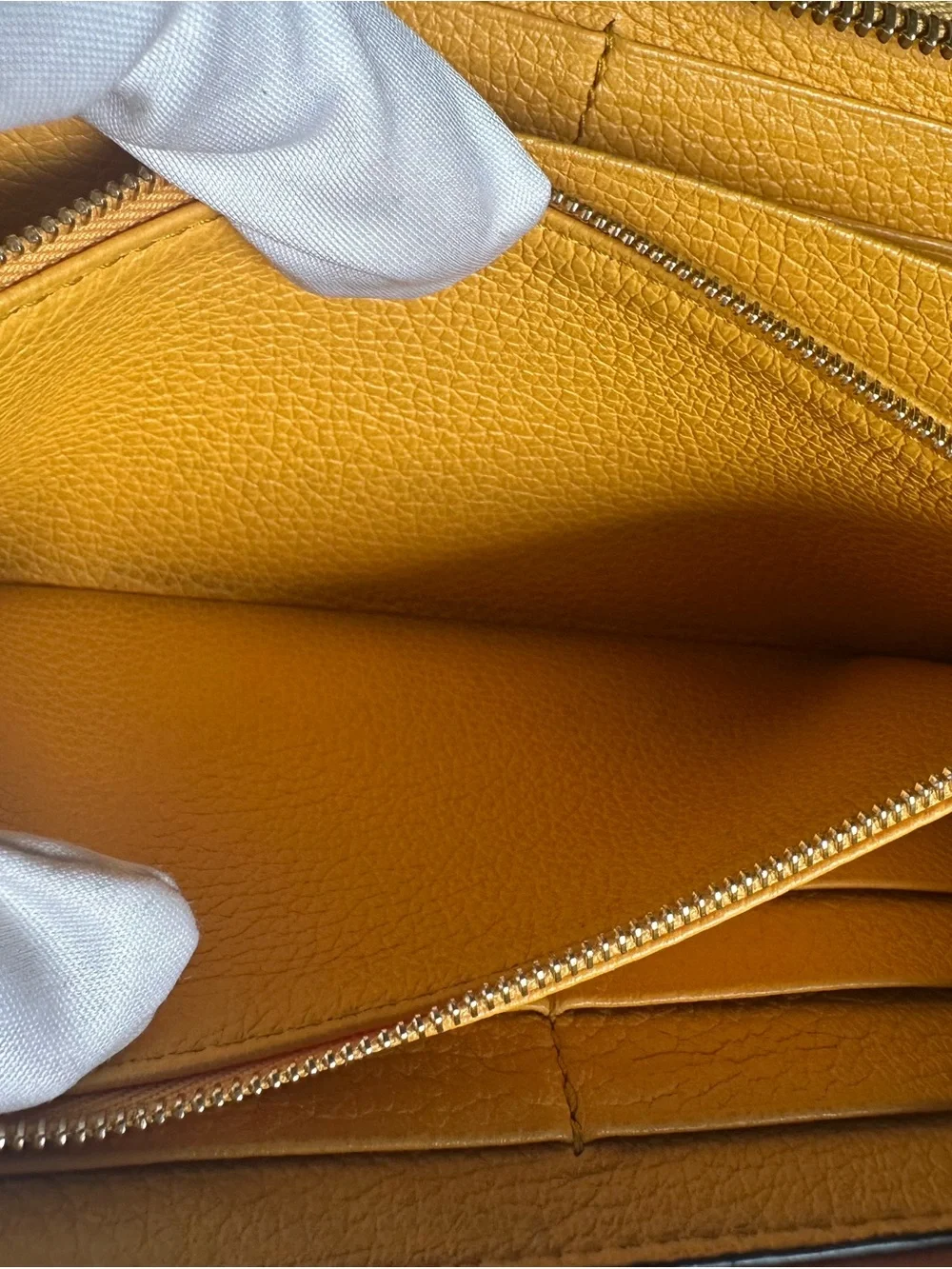 Gucci Yellow Embossed Logo Pebbled Leather Zip Around Wallet w/ Box and Dusty ⭐
